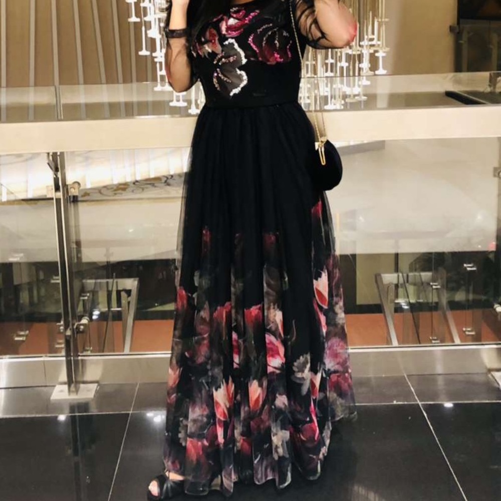 Top and bottom are two different pieces